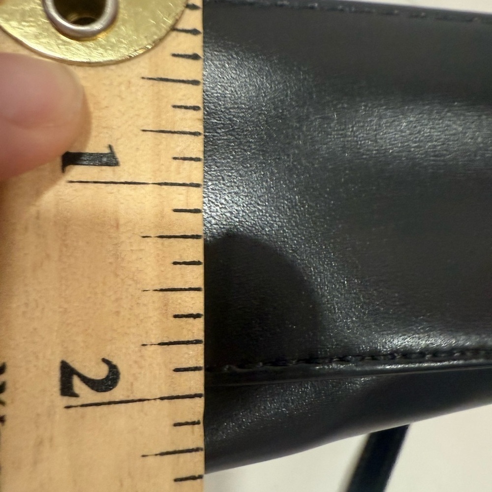 Zara Faux leather crossbody bag with removable strap The magnet came off Photo - Picture 9 of 9
